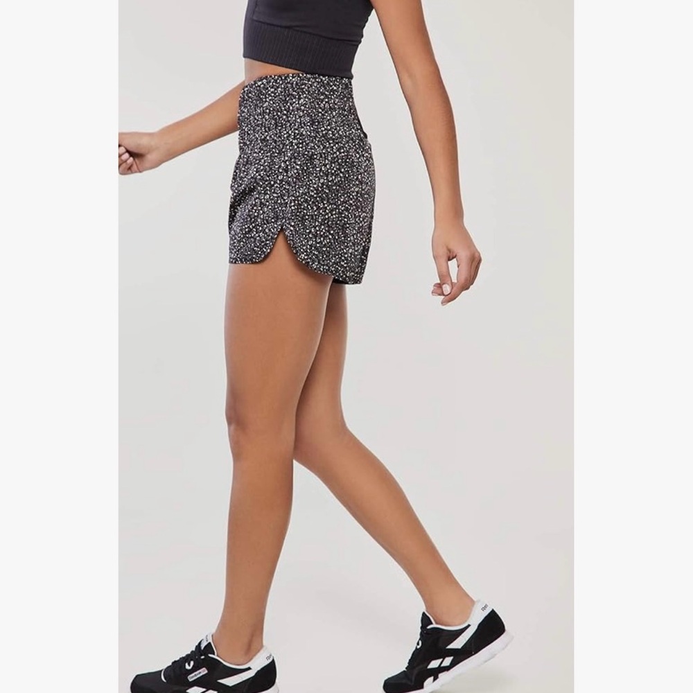 Free People Movement | High-Rise the Way Home Shorts | Black Chettah - Picture 2 of 10